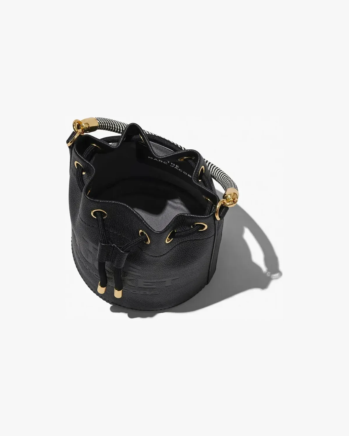 Жіноча шкіряна сумочка крос-боді Marc Jacobs the leather bucket bag — фото 3